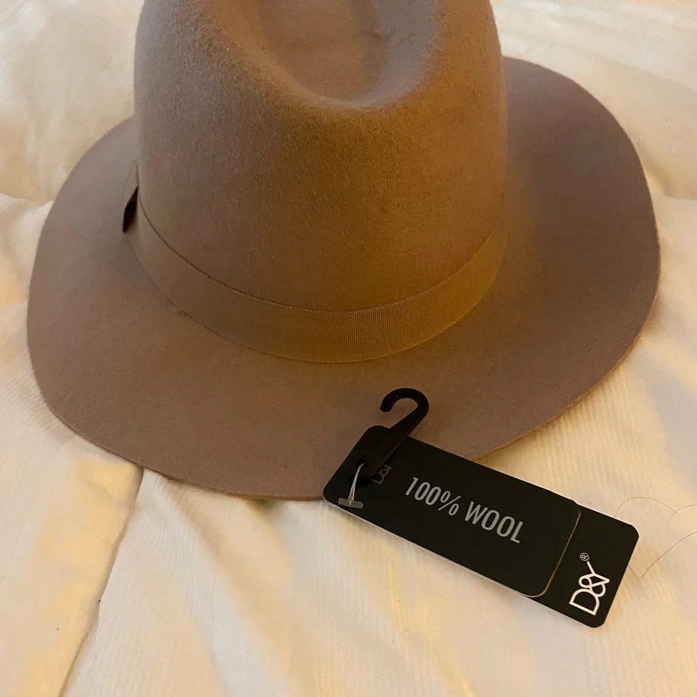 One size three 100%Wool brand new fix or hats. Tan, Gray, blue. - Picture 3 of 3